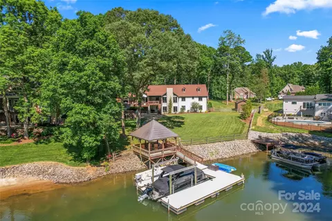 1721 Dogwood Hill Dr, Denver, NC 28037