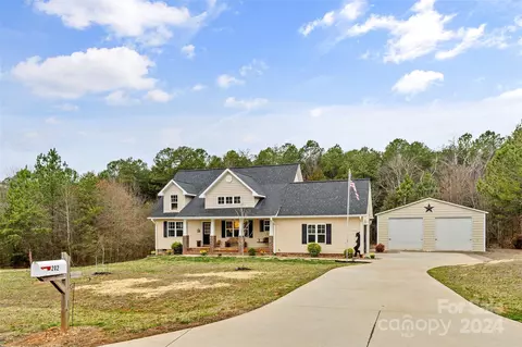 202 Braxton Dr, Statesville, NC 28677