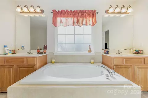 Bath - 3661 Travertine Dr, Lancaster, SC 29720 photo 5 of 5
