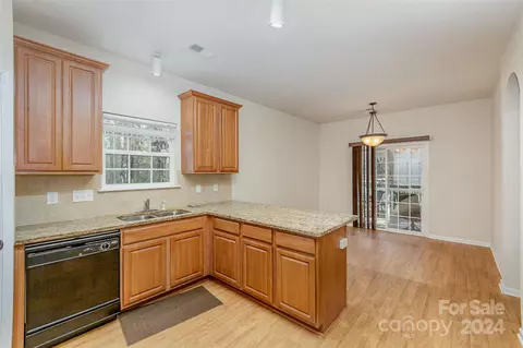 Kitchen - 3661 Travertine Dr, Lancaster, SC 29720 photo 3 of 4