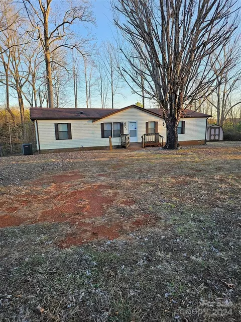 135 Jennings Rd, Dallas, NC 28034
