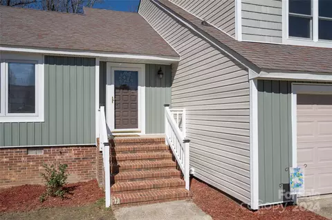 1012 Sandy Ct, Gastonia, NC 28056