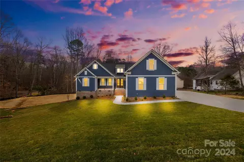 165 Streamside Estates Dr, Mooresville, NC 28117