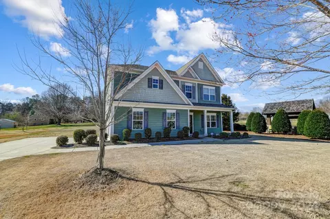 104 Autumn Mist Rd, Statesville, NC 28677