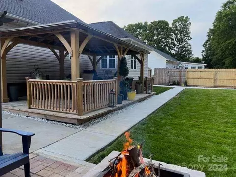 Exterior - 4304 Chatterleigh Dr, Monroe, NC 28110 photo 8 of 13