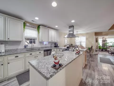Kitchen - 4304 Chatterleigh Dr, Monroe, NC 28110 photo 4 of 5