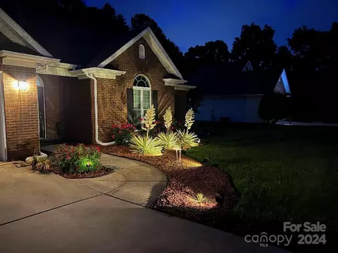 Exterior - 4304 Chatterleigh Dr, Monroe, NC 28110 photo 2 of 13