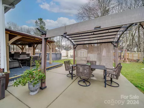 Exterior - 4304 Chatterleigh Dr, Monroe, NC 28110 photo 11 of 13