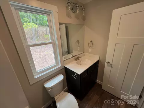Bath - 215 Whitaker Rd, Fairview, NC 28730 photo 3 of 3