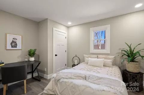 Bedroom - 18 Hydrangea Dr, Leicester, NC 28748 photo 6 of 9