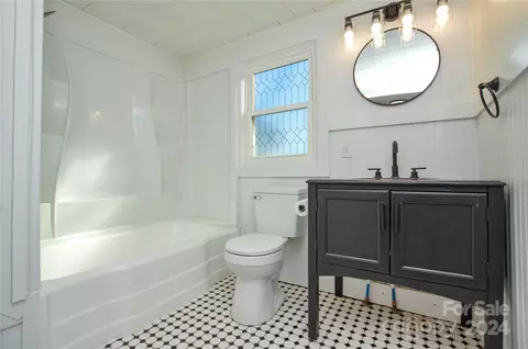 Bath - 606 E 12th St, Kannapolis, NC 28083 photo 1 of 2