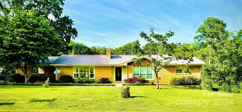 126 Wright Cir, Cherryville, NC 28021