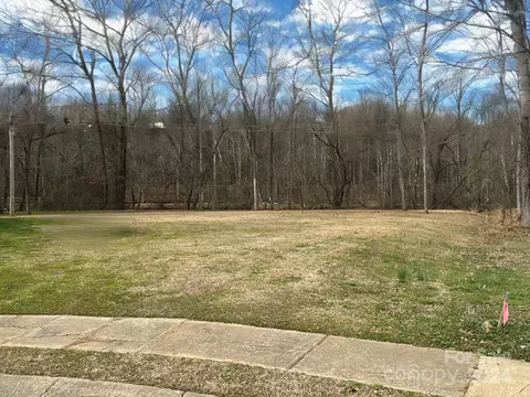 10901 Ballards Pond Ln, Matthews, NC 28105