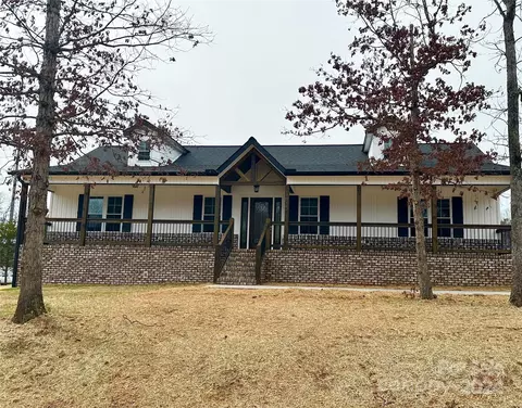 105 Deer Rdg, Hudson, NC 28638