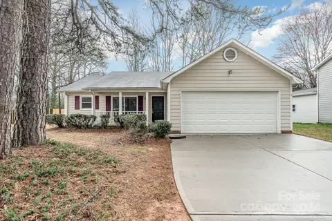 6336 Sunstone Dr, Charlotte, NC 28269