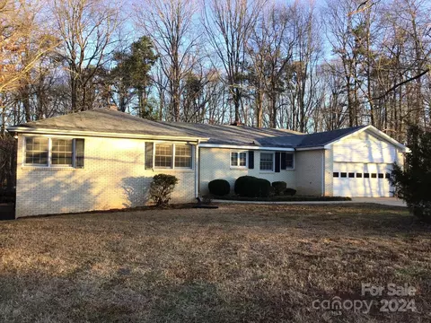 2900 Nicole Dr, Shelby, NC 28152