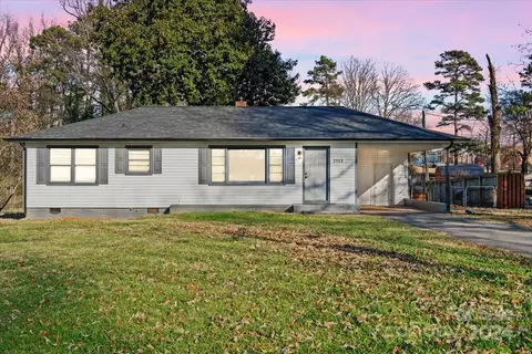 2513 Park Ln, Charlotte, NC 28214