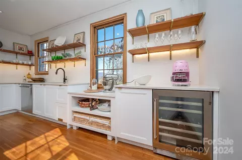 Kitchen - 112 Glenwalden Ln, Tryon, NC 28782 photo 4 of 5