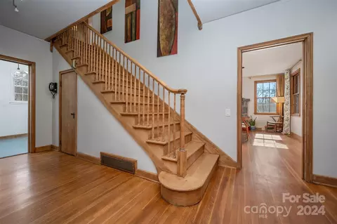 Entry Way - 112 Glenwalden Ln, Tryon, NC 28782 photo 2 of 5