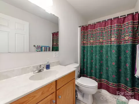 Bath - 2613 Genes Loop, Morganton, NC 28655 photo 1 of 3