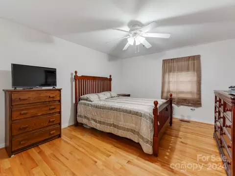 Bedroom - 2613 Genes Loop, Morganton, NC 28655 photo 3 of 5