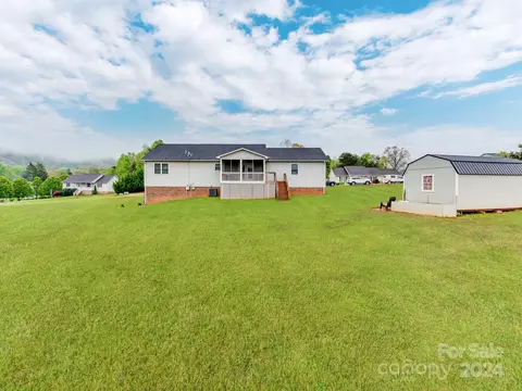 Exterior - 2613 Genes Loop, Morganton, NC 28655 photo 9 of 10