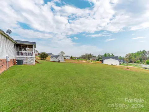 Exterior - 2613 Genes Loop, Morganton, NC 28655 photo 8 of 10