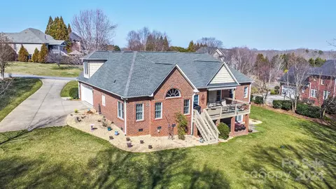 Exterior - 6316 Dwayne Starnes Dr, Hickory, NC 28602 photo 3 of 7