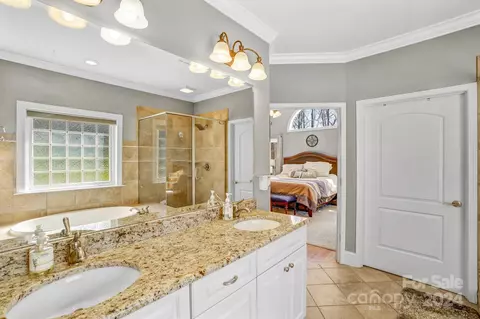 Bath - 6316 Dwayne Starnes Dr, Hickory, NC 28602 photo 2 of 4