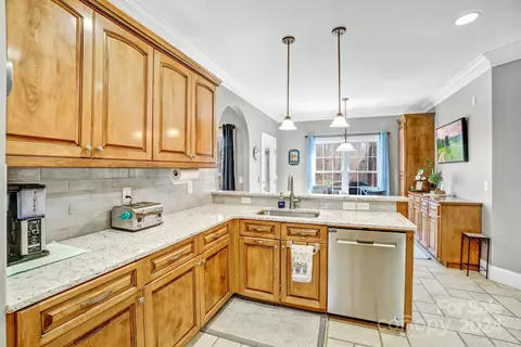 Kitchen - 6316 Dwayne Starnes Dr, Hickory, NC 28602 photo 3 of 3