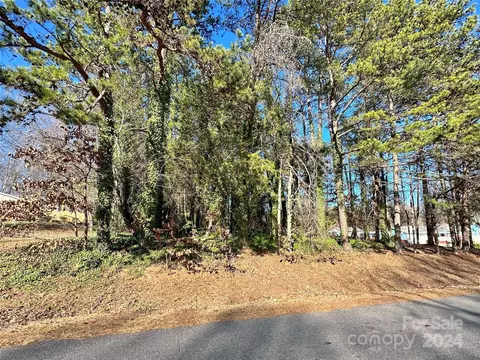 APT 5 Springdale Park Drive, Lincolnton, NC 28092