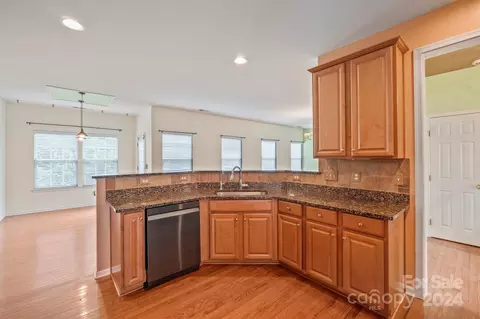 Kitchen - 1969 Faison Ave, Fort Mill, SC 29708 photo 2 of 5