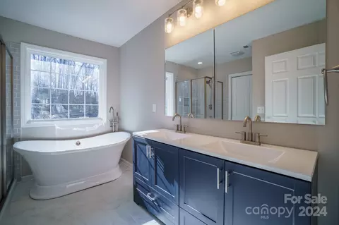 Bath - 903 Silver Fox Dr, Concord, NC 28025 photo 2 of 5