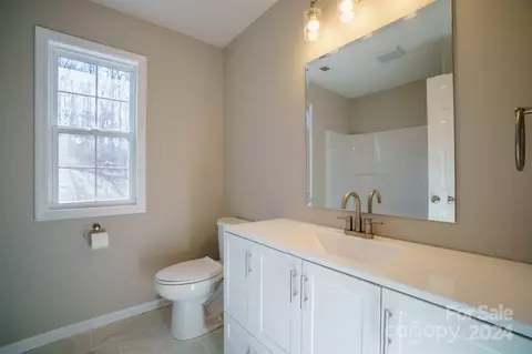 Bath - 903 Silver Fox Dr, Concord, NC 28025 photo 4 of 5