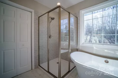 Bath - 903 Silver Fox Dr, Concord, NC 28025 photo 3 of 5