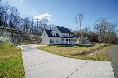 Exterior - 903 Silver Fox Dr, Concord, NC 28025 photo 5 of 6