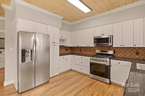 Kitchen - 8593 Blue Heron Dr, Terrell, NC 28682 photo 1 of 6