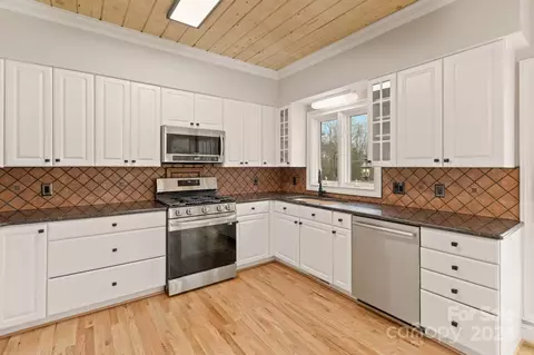 Kitchen - 8593 Blue Heron Dr, Terrell, NC 28682 photo 2 of 6