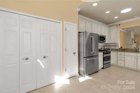 Kitchen - 1453 River Bend Blvd, Indian Land, SC 29707 photo 4 of 5
