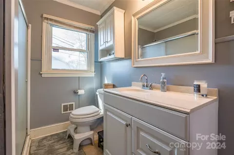 Bath - 1111 Ann St, Monroe, NC 28112 photo 1 of 1