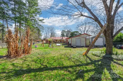 Exterior - 1111 Ann St, Monroe, NC 28112 photo 3 of 6
