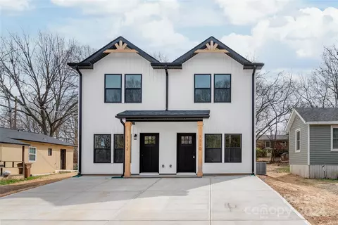 11101112 Lincoln St, Lincolnton, NC 28092