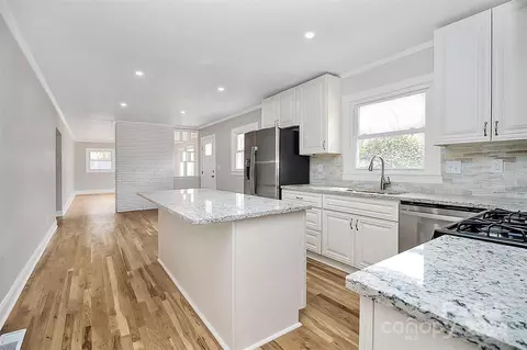 806 Normandy View St, Gastonia, NC 28052