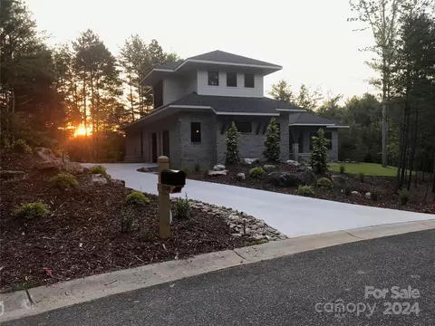 1598 Braxton Gate Dr, Morganton, NC 28655