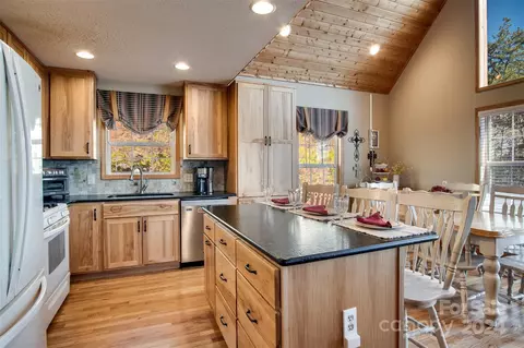 Kitchen - 670 Tahlfield Rd, Sylva, NC 28779 photo 1 of 4