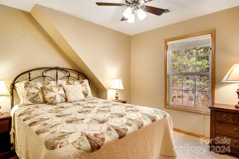 Bedroom - 670 Tahlfield Rd, Sylva, NC 28779 photo 10 of 11