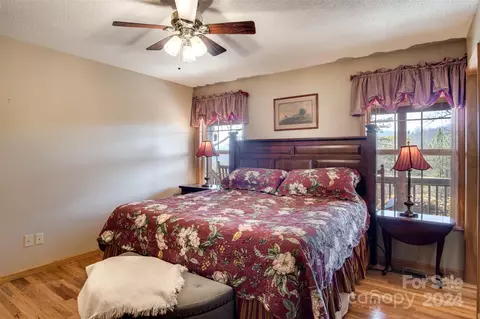 Bedroom - 670 Tahlfield Rd, Sylva, NC 28779 photo 2 of 11