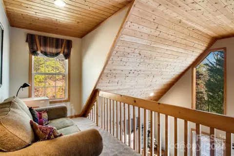 Bedroom - 670 Tahlfield Rd, Sylva, NC 28779 photo 5 of 11