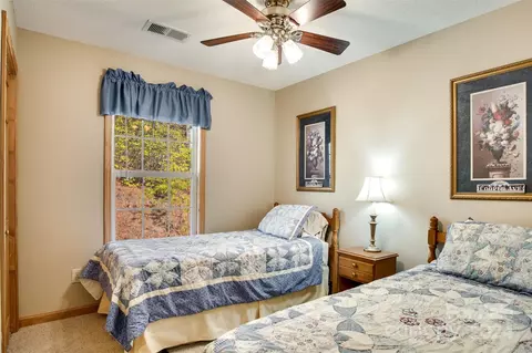 Bedroom - 670 Tahlfield Rd, Sylva, NC 28779 photo 8 of 11