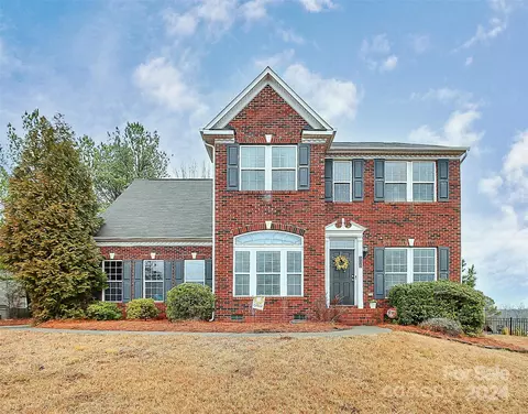 305 Hydrangea Dr, Lake Wylie, SC 29710